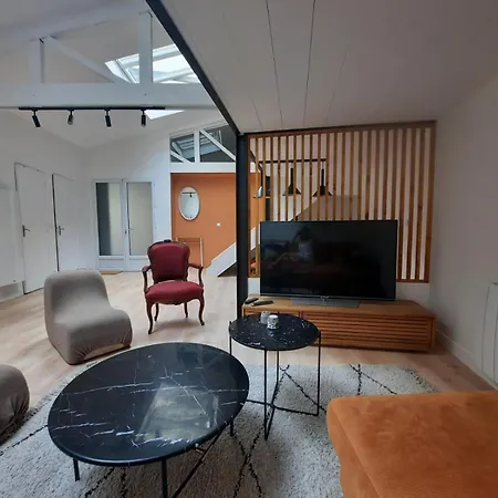 Loft 4-6 Personnes A Montmartre - Parking Prive * Paris